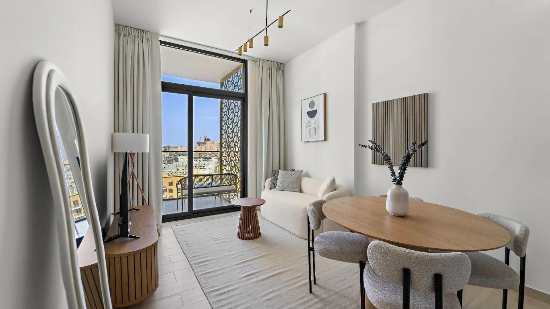 Vayk - Modern 2 Bd Apartment Dubai